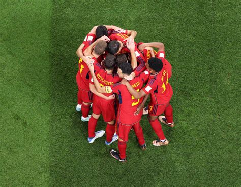 Alvaro Morata dedica su gol a su familia y a la niña que viene en