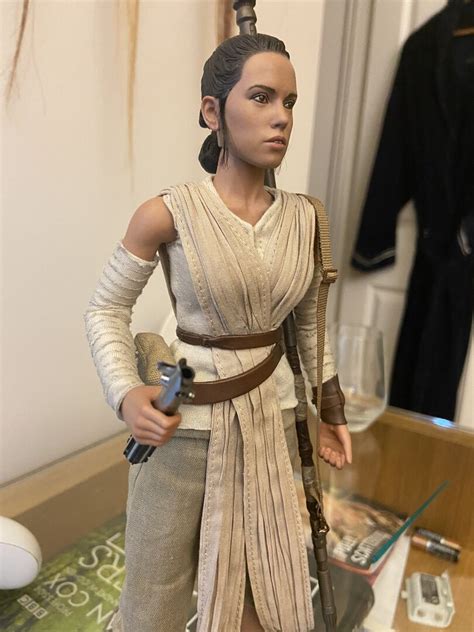 Hot Toys Mms Star Wars Episode Vii Rey Th Collectible Figure Page Collector