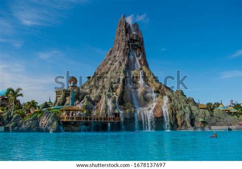 201 Volcano Bay Orlando Images, Stock Photos, 3D objects, & Vectors | Shutterstock