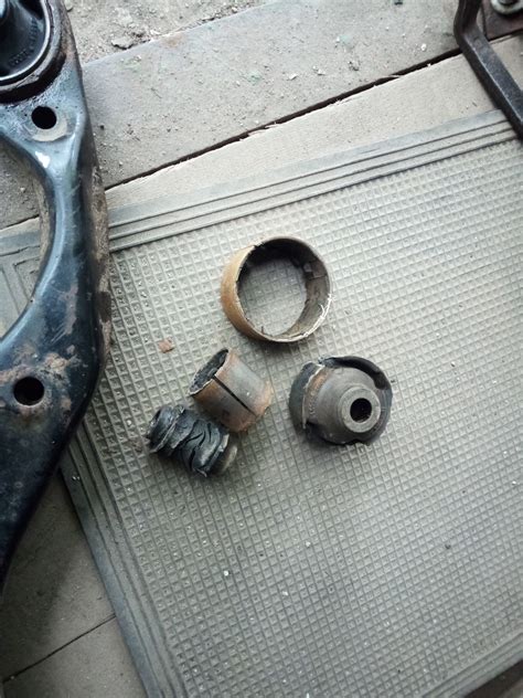 Сайлентблоки передних рычагов — Hyundai Tucson (JM), 2 л, 2006 года ...