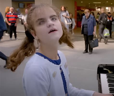 Meet Lucy, a Blind and Autistic Girl Who Was Crowned the Winner of “The ...