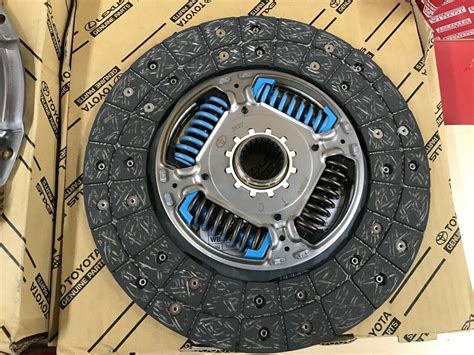 Genuine Toyota Tacoma L Cyl Clutch Disc