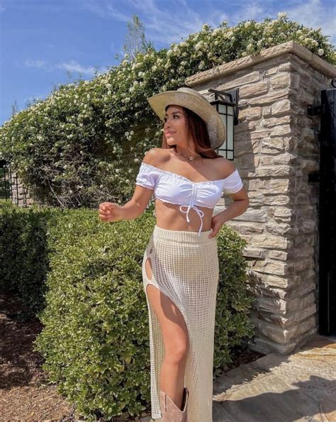 What To Wear In Palm Springs Chic Palm Springs Outfits