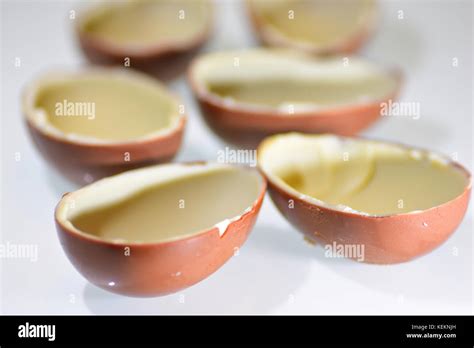 Kinder Egg Hi Res Stock Photography And Images Alamy