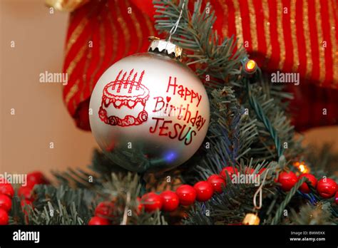 Weihnachtsschmuck Am Weihnachtsbaum Fotos Und Bildmaterial In Hoher Auflösung Alamy