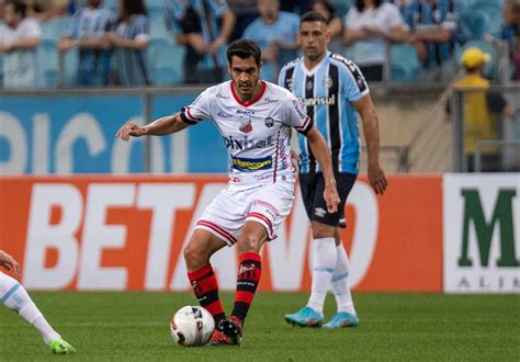 Santa Cruz Anuncia Contrata O Do Volante Lucas Siqueira Ex Vasco