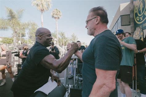 Ronnie Coleman And Arnold Schwarzenegger Train Together At Golds Gym