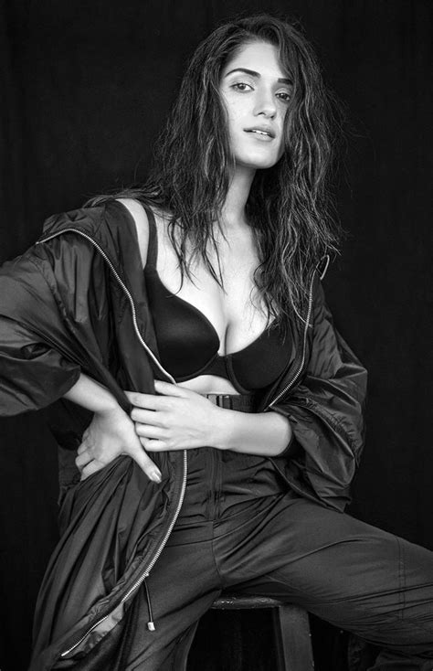 Ruhani Sharma Tollywood CTS Hot Pics Starcelebblog