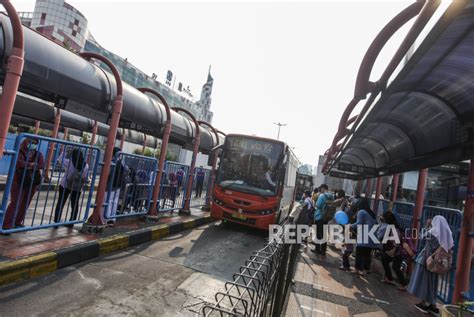 Terminal Blok M Jadi Kawasan Transit Mulai Republika Online