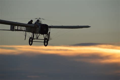 Vehicle Sky War Low Angle View Mid Air 1080P Nature