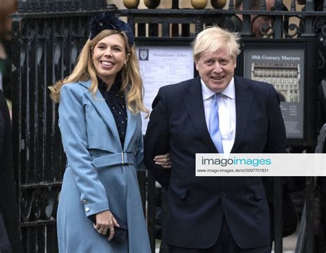 Boris Johnsons Fiancée Carrie Symonds Gives B Imago