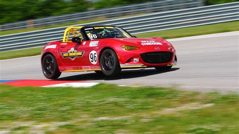 Video Test Drive: Andy Pilgrim in the Mazda Global MX-5 Cup Race Car at ...