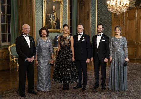 Sof A Y Victoria De Suecia Sus Vestidos Brillantes En La Cena De Gala