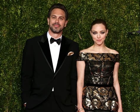 Amanda Seyfried and Thomas Sadoski Elope in Secret Wedding | Bridal ...