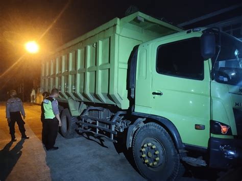 Pria Ini Tewas Usai Lompat Dari Truck Dan Terlindas Infobanten