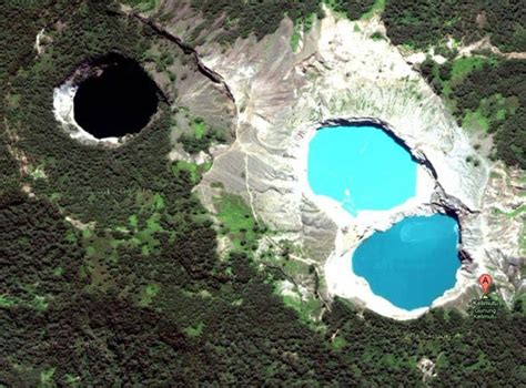 Indonesia Must See The Colored Lakes Of Mount Kelimutu Flores