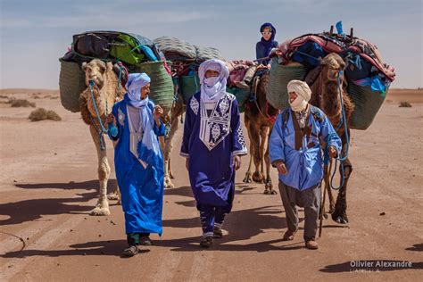 Habits traditionnels marocains Sahraoui Voyage désert Maroc