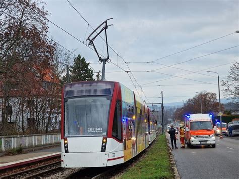 J Hrige Autofahrerin St T Mit Stra Enbahn In Nordhausen Zusammen