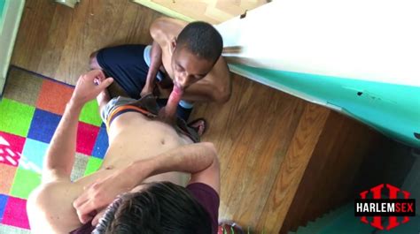 De Rodillas Es Tan Bueno Video Porno Gay En Harlemsex