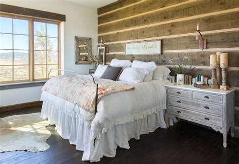 20 Rustic Bedroom Ideas: Cozy and Charming Décor Inspiration - The Home ...