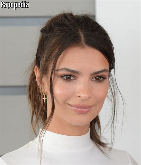 Emily Ratajkowski Nude Leaks Photo 5103399 Fapopedia
