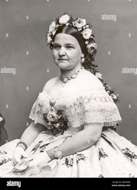 Mary Todd Lincoln Wife Of Abraham Lincoln In 1861 When She Was 43 Yrs