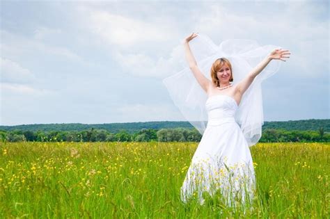 El Concepto De La Naturaleza De La Belleza Del Día De La Boda En Medio