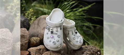 Crocs женские на платформе с джибитсами купить в Санкт-Петербурге с ...