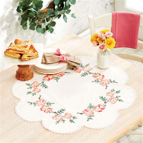 Herrschners White Flower Wreath With Butterflies Table Topper Stamped