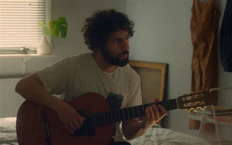 José González muestra su lado más personal en A Tiger In Paradise El