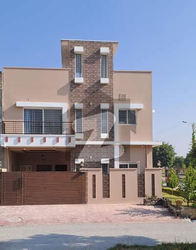 Main Double Road Cornor Marla House For Sale In Block C B