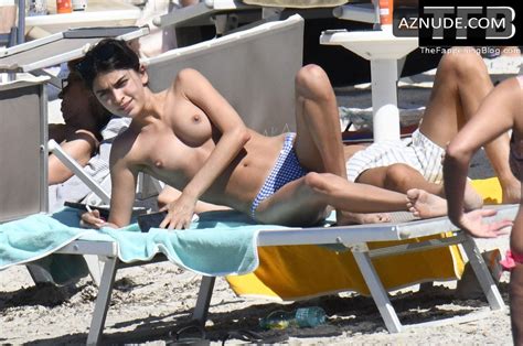 Lucia Rivera Sexy Seen Topless Showing Off Her Nude Tits At The Beach