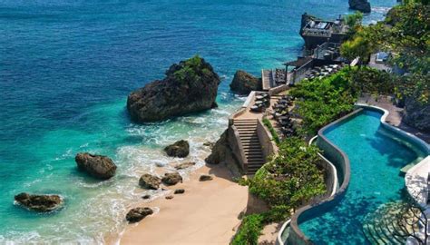 16 OUTSTANDING Beachfront Resorts in Bali