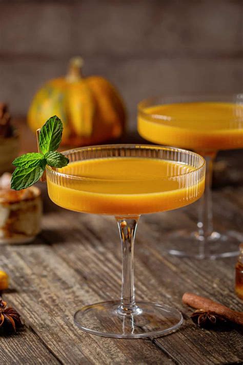 37 Best Fall Cocktails for That Cozy Autumn Feeling