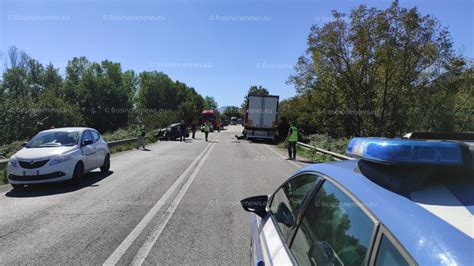 Ultim Ora Incidente Sulla Superstrada Violento Frontale Tra Auto E