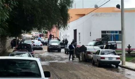 Guanajuato Grupo Armado Sitia Y Ataca Comandancia Policial De Coroneo