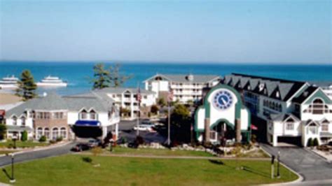 Clarion Hotel Beachfront - Mackinaw City | Michigan