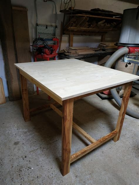 Table De Travail Pour Le Cuir Par Garp Sur L Air Du Bois