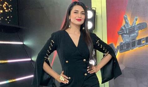 Yeh Hai Mohabbatein Fame Divyanka Tripathi Looks Hot AF In Short Black Dress In Her Latest