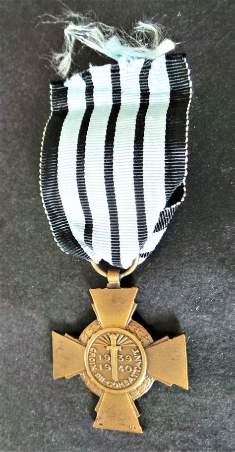 Proantic MEDAILLE CROIX DU COMBATTANT 1939 1940 WW2