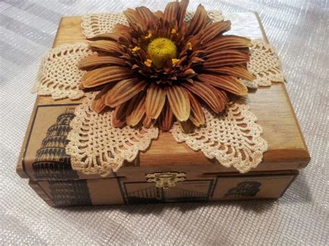 Repurposed Wooden Cigar Boxes To Jewelry Or Keepsake Boxes Cigar Box Art Cigar Box Crafts