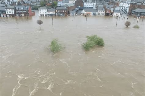 Scotland flooding: Dumfries and borders plunged into chaos as hundreds ...