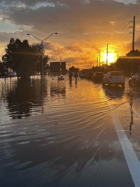 USA – Flash Floods in South Florida After 650mm of Rain in 24 Hours ...