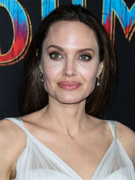 Hollywoods Hottest Milf Angelina Jolie Shows Her Cleavage The Fappening