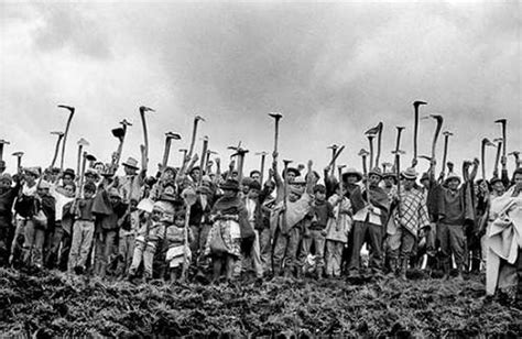 Campesinos sublevados la revolución mexicana de 1910 y boliviana de 1952