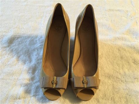 Tory Burch Trudy Nude Patent Leather Peep Toe Wedge H Gem