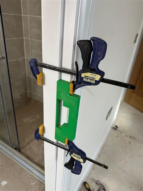 3MF file Router Jig For 64mm Bathroom Lock reciever BAE5025NP 🔒 ・3D