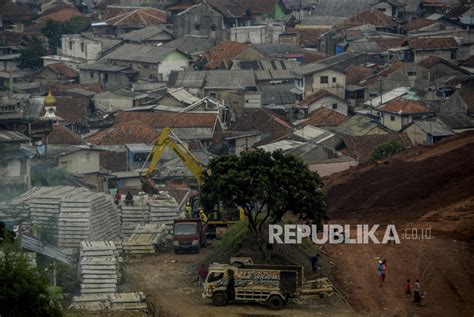 Pembangunan Jalur Rel Kereta Api Ganda Bogor Sukabumi Republika Online