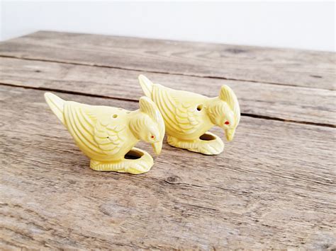 Vintage Ceramic Yellow Bird Salt And Pepper Shakers Small Etsy