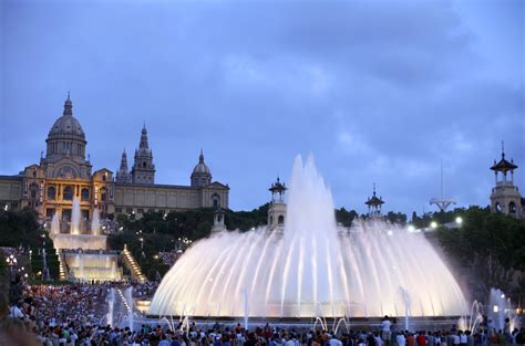 Font Màgica de Montjuïc (Montjuïc Magic Fountain) | Attractions in ...